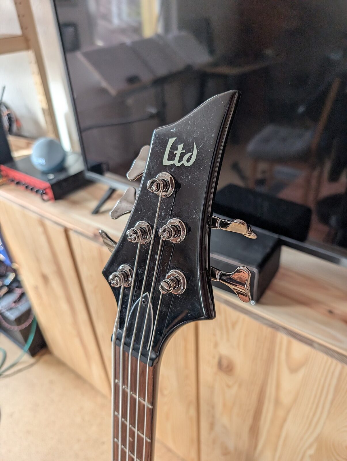 Bajo eléctrico 4 cuerdas